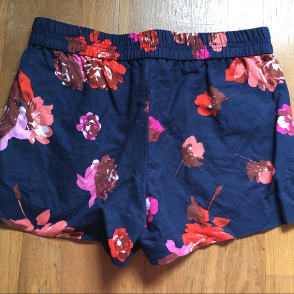 *Sale* J. Crew Navy Floral Boardwalk Shorts - Picture 2 of 4